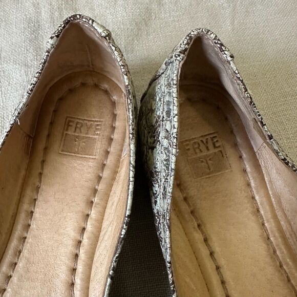 FRYE Carson Ballet Flats Beige Gold Leather Crackled Slip On - Picture 7 of 9